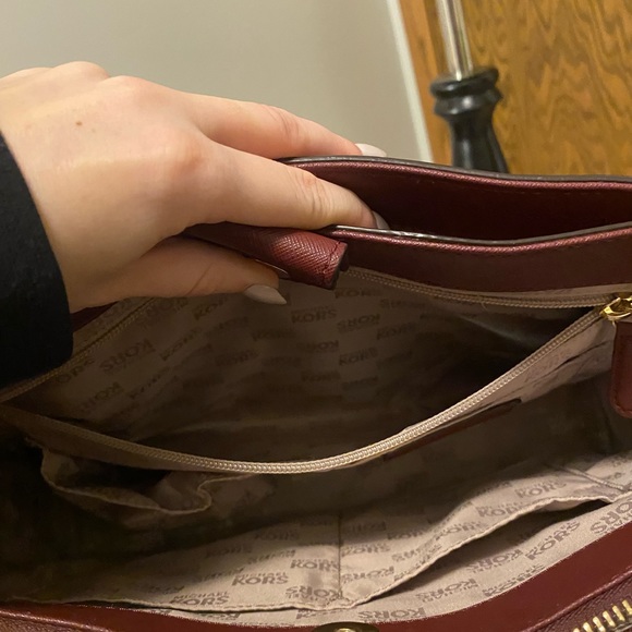 Michael Kors Crossbody - Picture 5 of 10